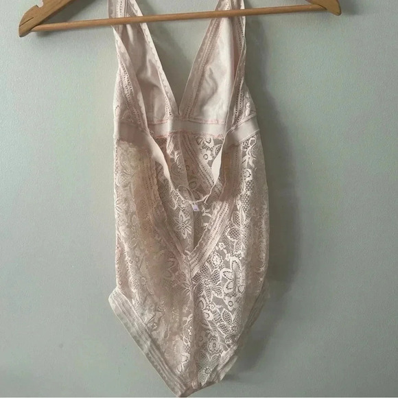 Aerie baby pink blush lace lingerie bodysuit M - Picture 5 of 7